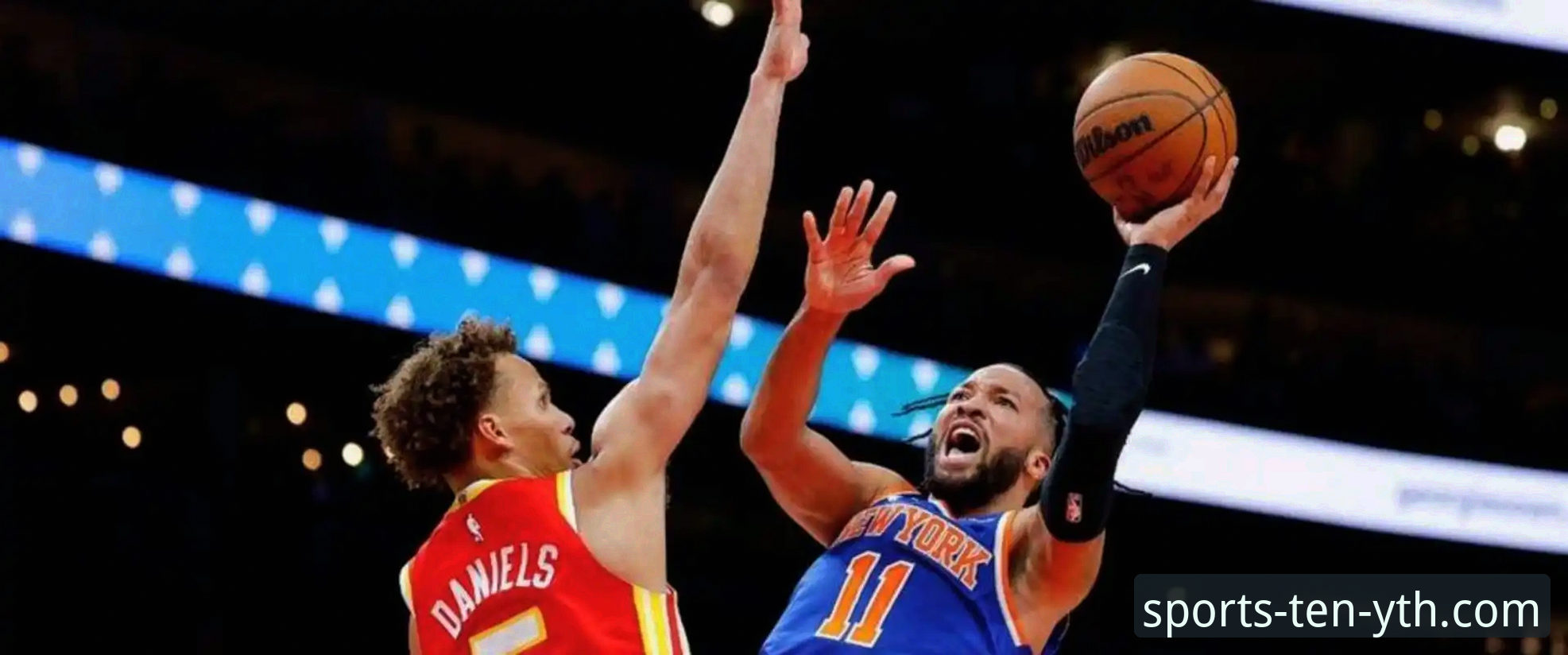 NBA季后赛最新动态：尼克斯队创纪录大胜老鹰，半场领先47分刷新历史